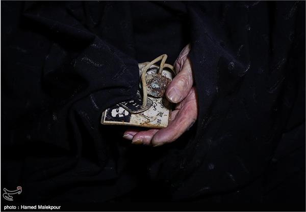 دیدار خانواده شهید علیرضا نوروزی با پیکر وی پس از ۳۵ سال 9