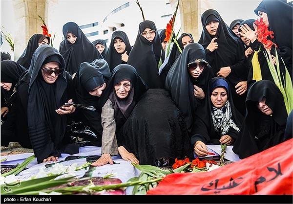 مراسم تشییع و خاکسپاری دو شهید گمنام در شهرک قائم تهران 16