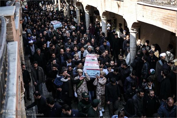 مراسم تشییع و تدفین پیکر دو شهید گمنام در مدرسه علمیه مروی 18