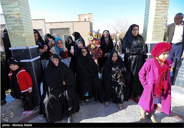 آغاز زندگی مشترک در کنار قبور شهدای گمنام - اصفهان 11