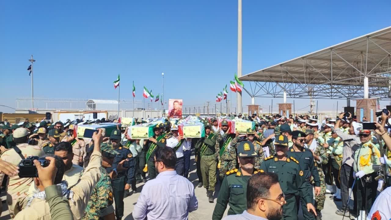 ئین استقبال از پیکرهای مطهر ۹۸ شهید تازه تفحص شده مرز شلمچه-7 آبان 1403 6