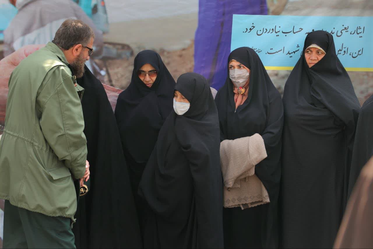 رونمایی از یادمان میدان شهدای تفحص 2